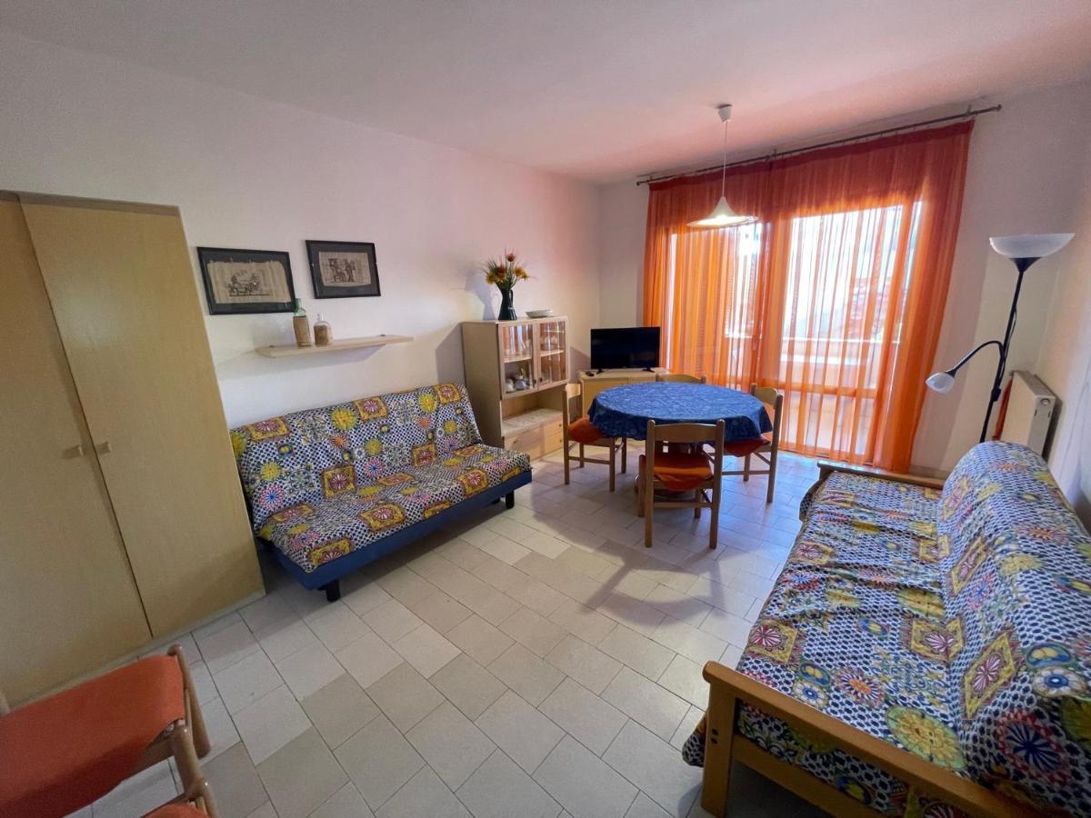 Vega Bilocale Con Piscina E Terrazza Apartment Каорле Екстериор снимка
